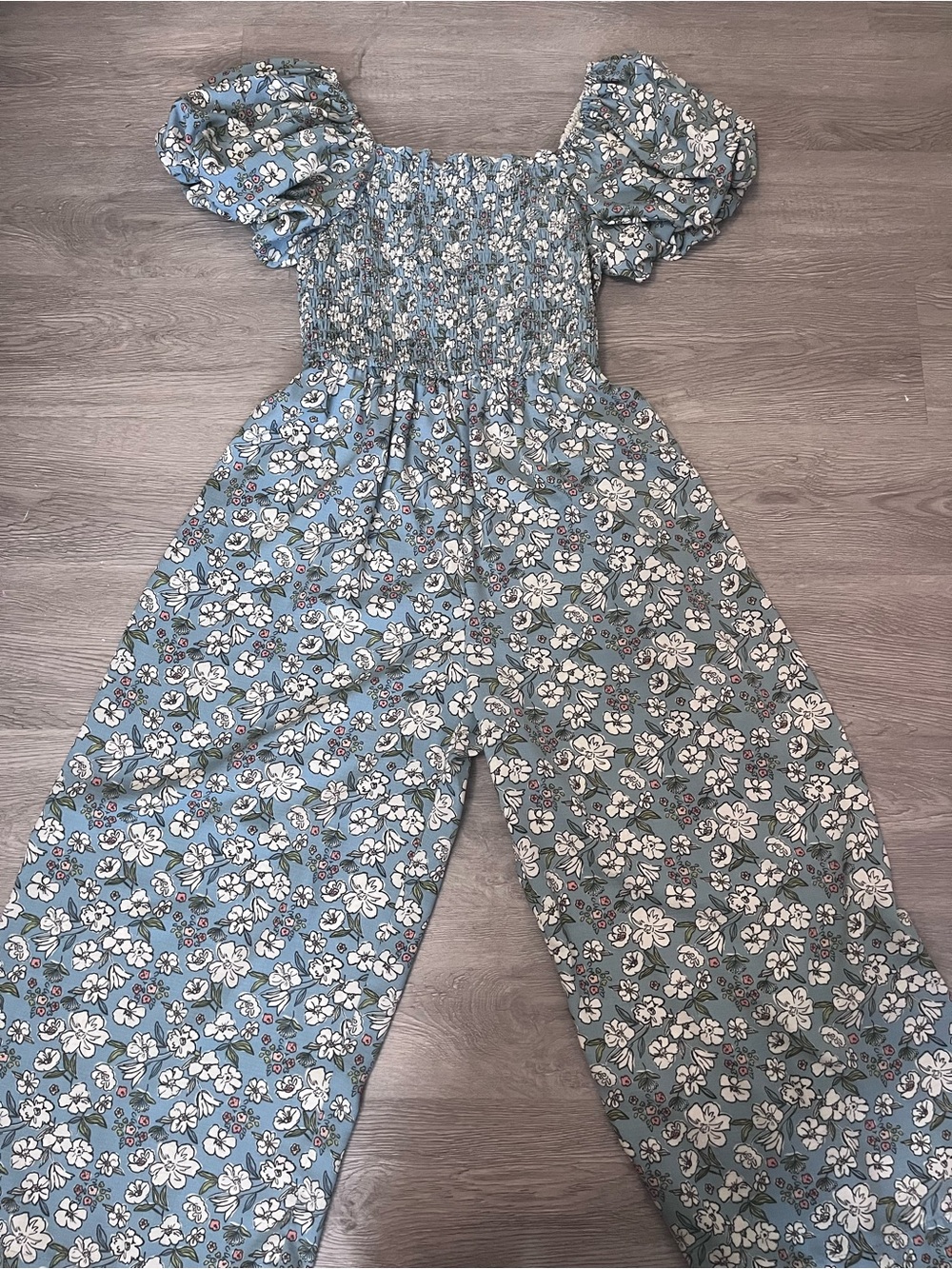 Girls size 16 Smocked Puff-Sleeve Floral Jumpsuit in Blue